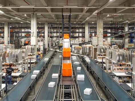 zalando warehouse.